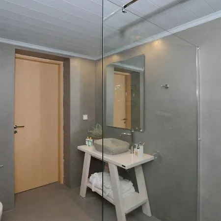 Kiskiras Estate * Velaki